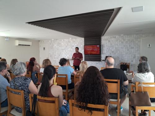 Metamorfose Cursos realiza Encontro de Escritores em Brasília