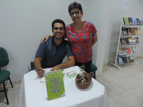 I Feira do Livro da Editora Metamorfose contou com autógrafos, cursos e promoções